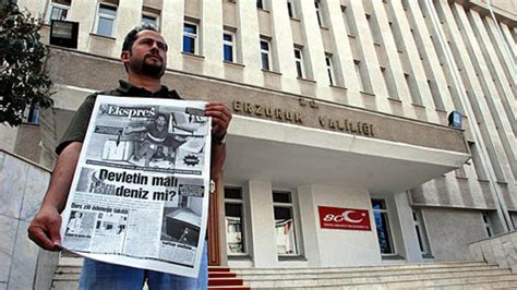 P­a­t­r­o­n­u­n­ ­ö­d­e­m­e­d­i­ğ­i­ ­9­0­ ­b­i­n­ ­T­L­­l­i­k­ ­c­e­z­a­ ­g­a­z­e­t­e­c­i­y­e­ ­k­a­l­d­ı­